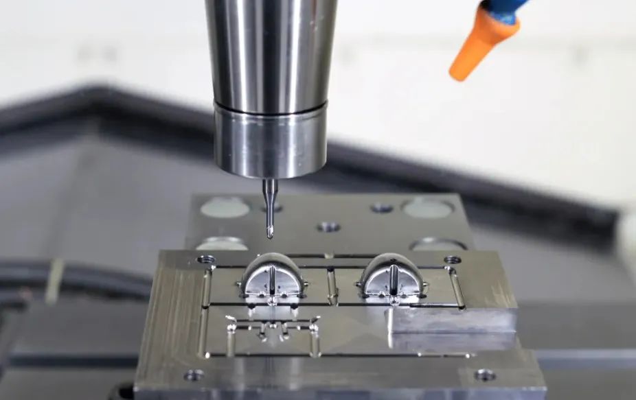 1個μm的模具是如何制造出來的？